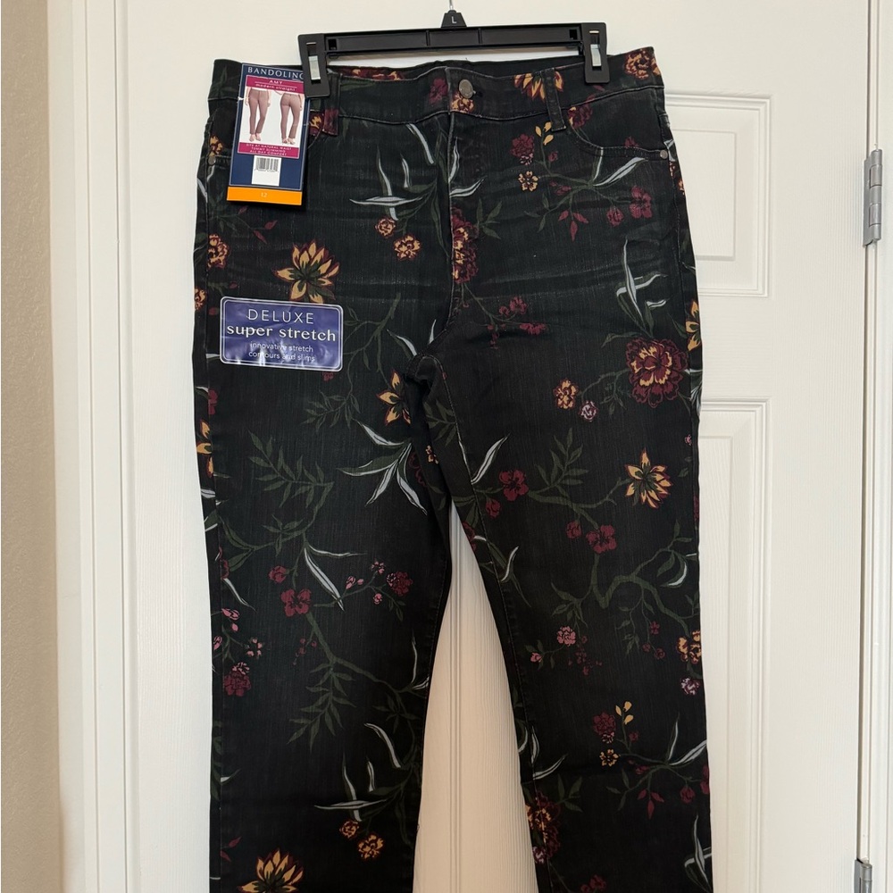 Cute jeans with stretch! They will look good with heels or boots!